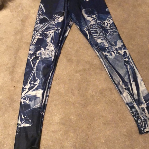 BlackMilk resurrection leggings - Picture 3 of 3